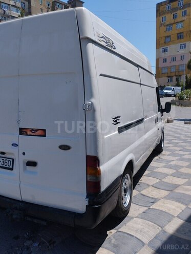 Ford Transit-15