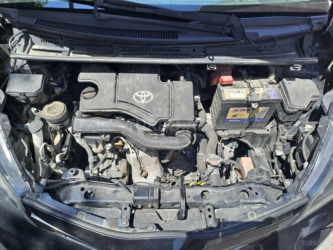 Toyota Vitz 2015, 124,823 km - 1.0 л - Sumqayıt