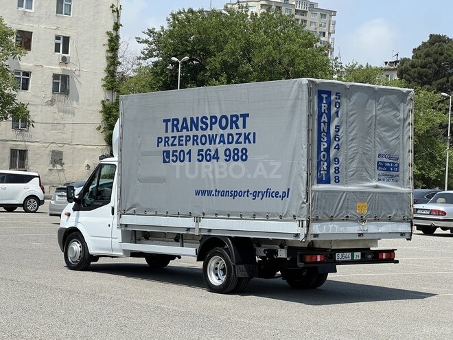 Ford Transit-3
