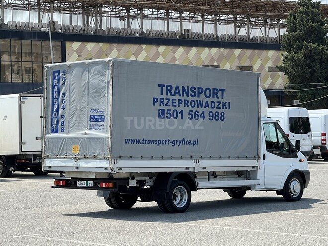 Ford Transit-4