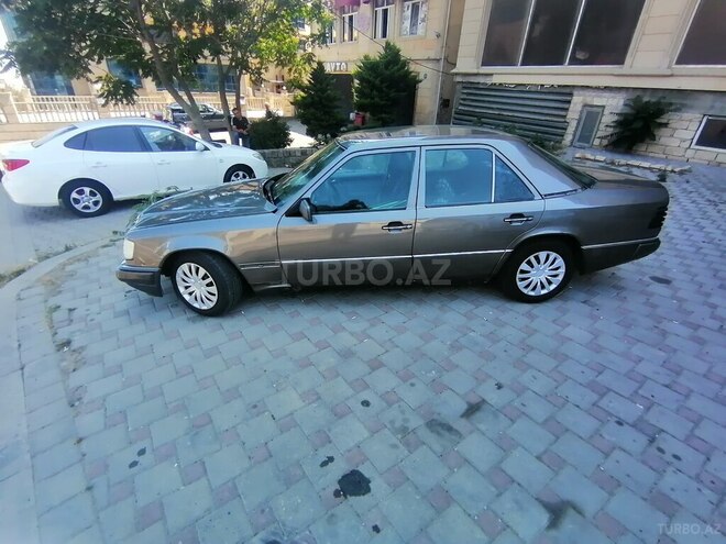 Mercedes E 230 1993, 480,000 km - 2.3 l - Bakı