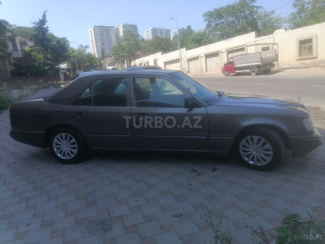Mercedes E 230 1993, 480,000 km - 2.3 l - Bakı