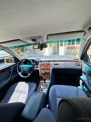 Mercedes E 240 1999, 287,000 km - 2.4 l - Masallı
