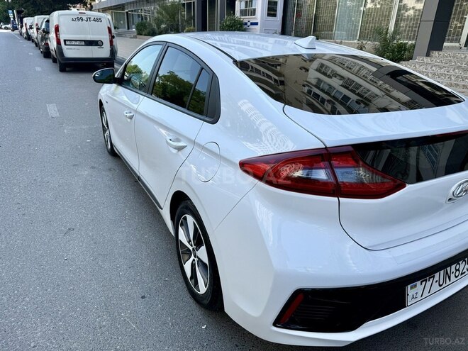 Hyundai IONIQ-7