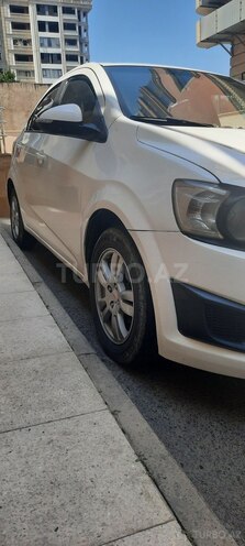 Chevrolet Aveo-8