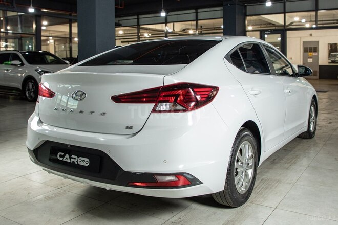Hyundai Avante-29
