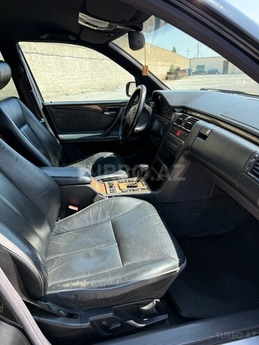 Mercedes E 320 2000, 289,000 km - 3.2 l - Sumqayıt
