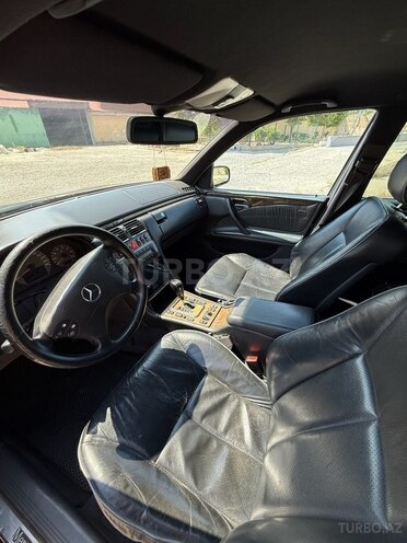 Mercedes E 320 2000, 289,000 km - 3.2 l - Sumqayıt