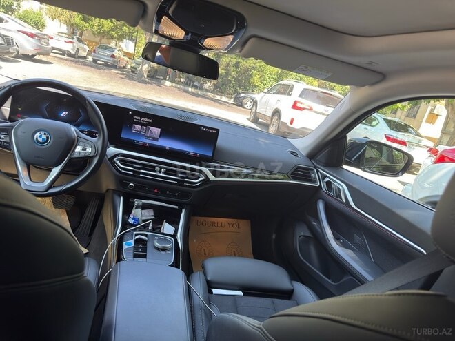 BMW i4-3