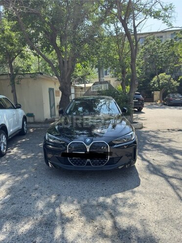 BMW i4-1