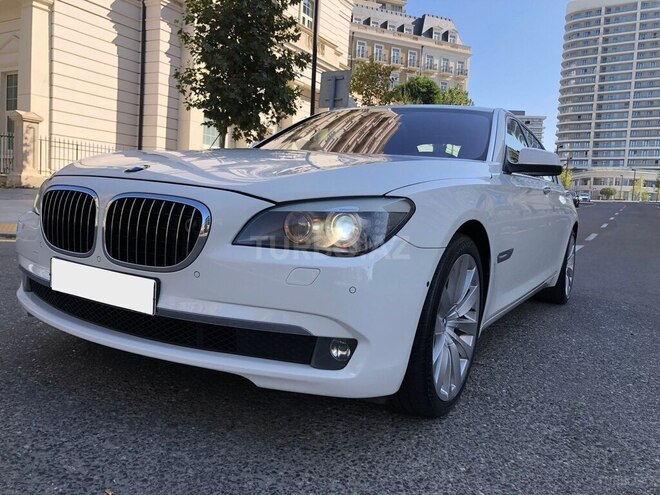 BMW 750 2009, 137,000 km - 4.4 л - Bakı