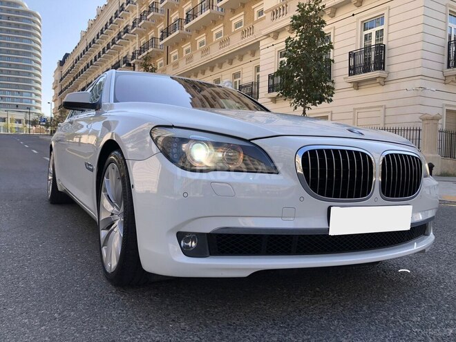 BMW 750 2009, 137,000 km - 4.4 л - Bakı