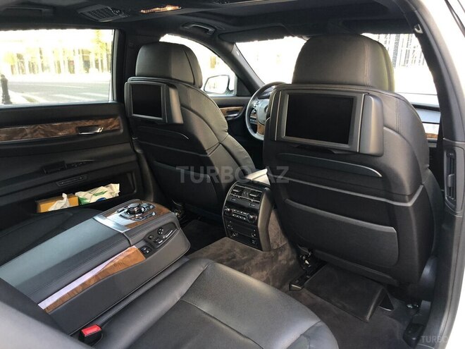 BMW 750 2009, 137,000 km - 4.4 л - Bakı