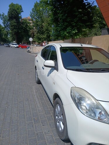Nissan Sunny-2