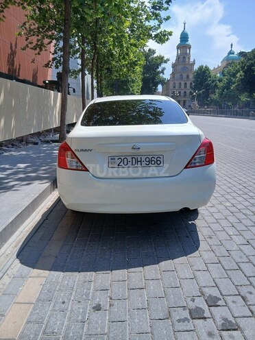Nissan Sunny-9