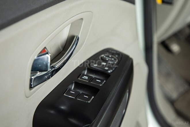 Kia Carnival-9
