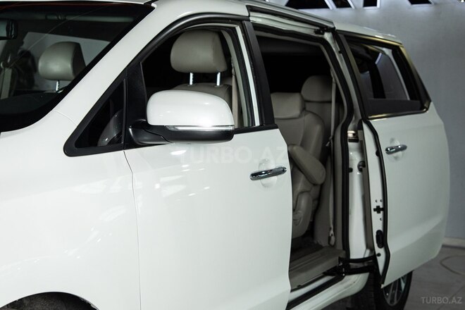 Kia Carnival-24
