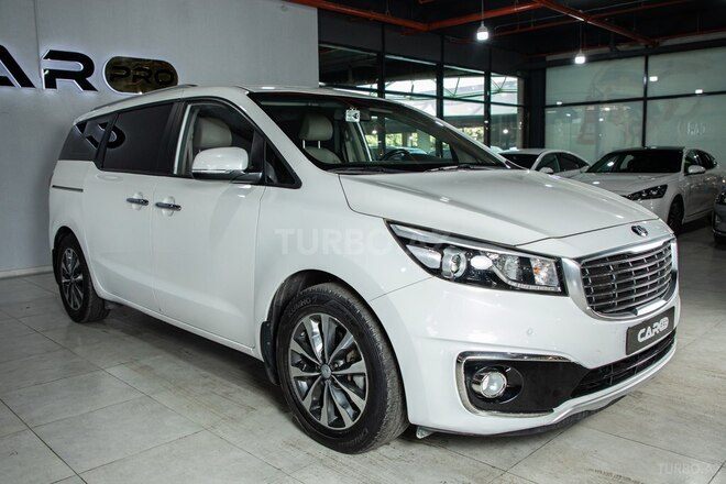 Kia Carnival-5