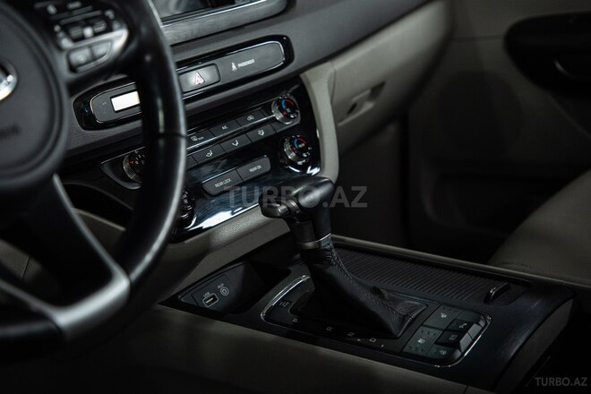 Kia Carnival-10