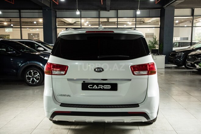 Kia Carnival-35