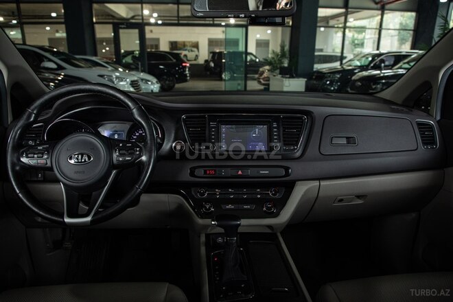Kia Carnival-14