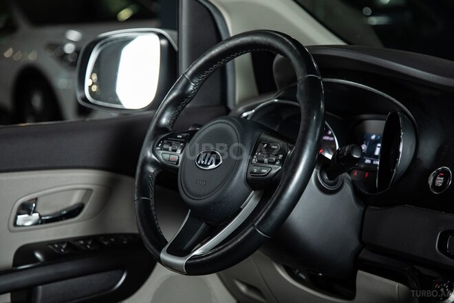 Kia Carnival-27