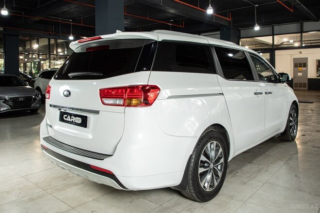Kia Carnival-37
