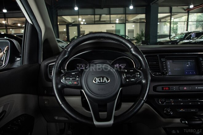 Kia Carnival-17