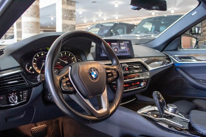 BMW 520 2017, 150,000 km - 2.0 l - Bakı