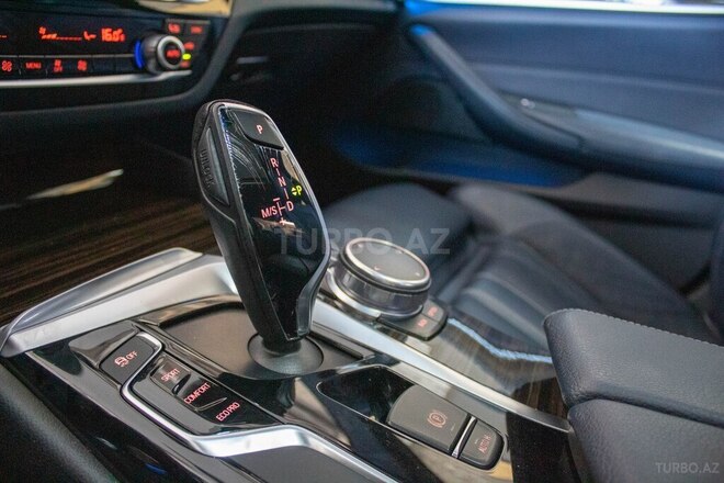 BMW 520 2017, 150,000 km - 2.0 l - Bakı