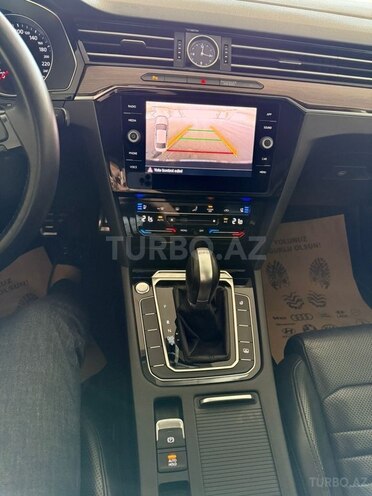 Volkswagen Passat 2018, 129,000 km - 1.8 l - Bakı
