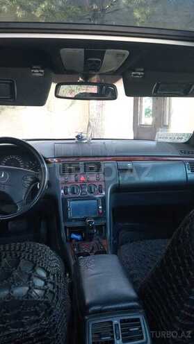 Mercedes E 220 d 2001, 382,000 km - 2.2 l - Bakı