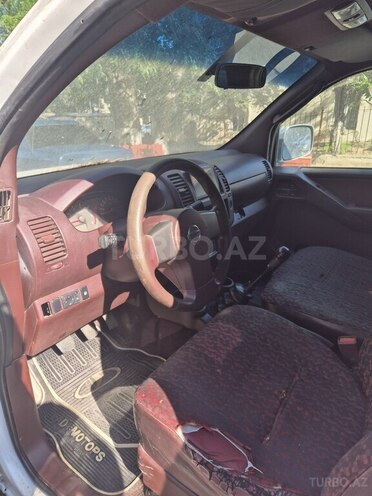 Nissan Navara 2011, 240,000 km - 2.5 l - Bakı