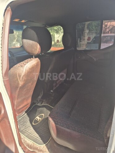 Nissan Navara 2011, 240,000 km - 2.5 l - Bakı