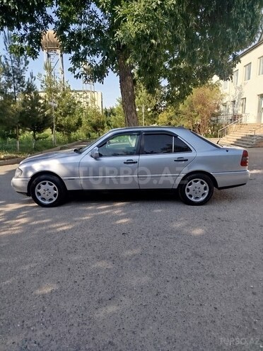 Mercedes C 220 1996, 404,000 km - 2.2 l - Saatlı