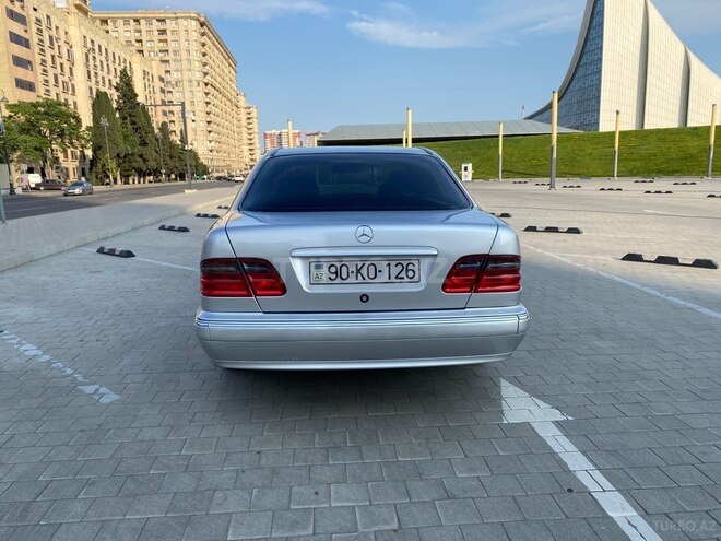 Mercedes E 220 d 2000, 260,000 km - 2.2 l - Bakı