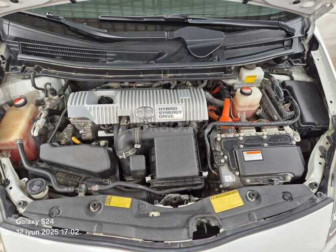 Toyota Prius 2015, 262,323 km - 1.8 л - Mingəçevir