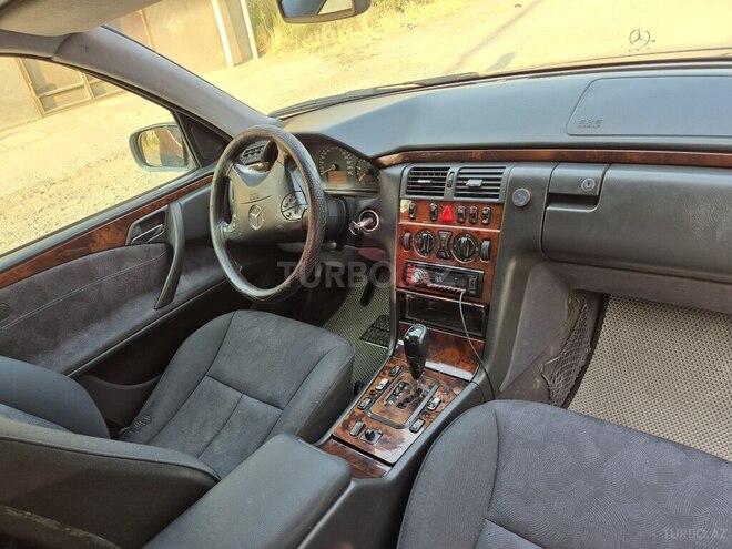 Mercedes E 270 2000, 580,000 km - 2.7 l - Bakı