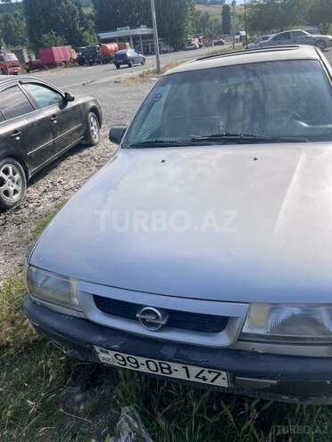 Opel Vectra 1994, 250,000 km - 2.0 l - İsmayıllı