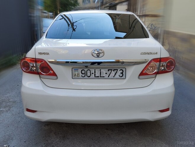 Toyota Corolla 2011, 121,000 km - 1.6 l - Bakı