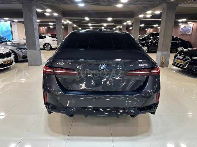 BMW 530 2024, 9,000 km - 2.0 l - Bakı