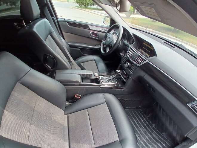 Mercedes E 200 2010, 225,123 km - 1.8 l - Bərdə