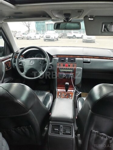 Mercedes E 240 2000, 390,000 km - 2.6 l - Qəbələ