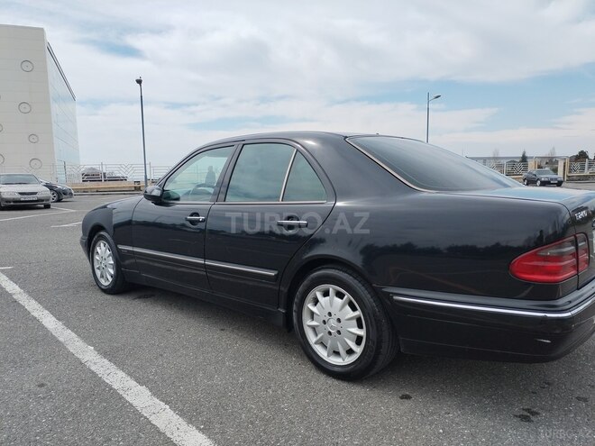 Mercedes E 240 2000, 390,000 km - 2.6 l - Qəbələ