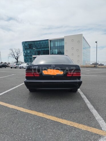 Mercedes E 240 2000, 390,000 km - 2.6 l - Qəbələ