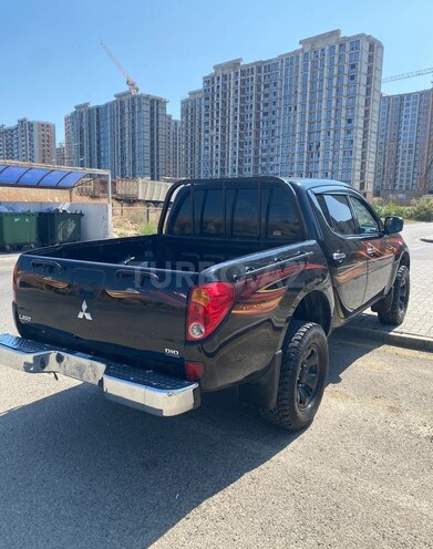 Mitsubishi L200-7