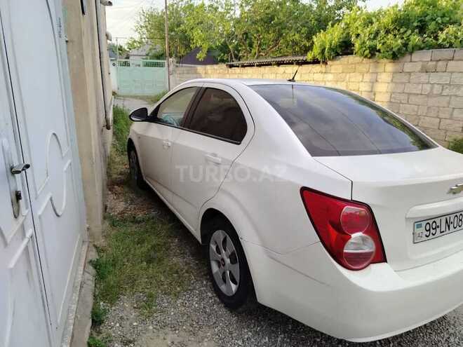 Chevrolet Aveo-13