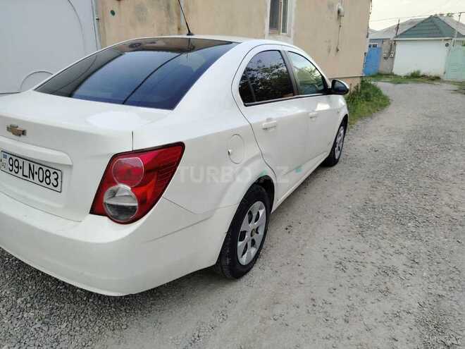 Chevrolet Aveo-10