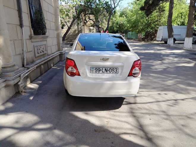 Chevrolet Aveo-8