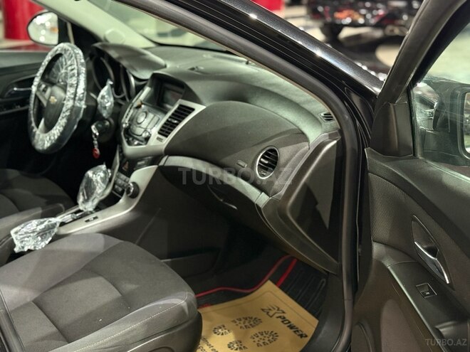 Chevrolet Cruze-13